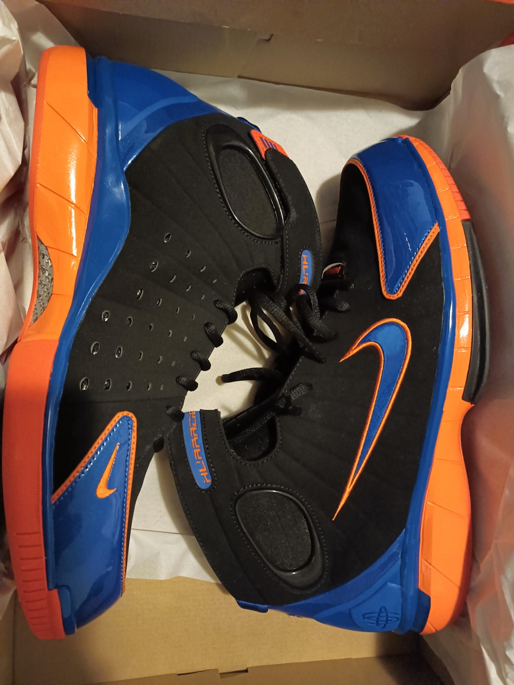 Nike Huaraches 2k4 "Knick" Black Basketball Sneakers with Blue & Orange Accents